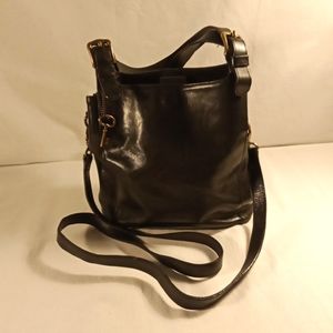 Fossil leather medium size crossbody and handle bage. Black